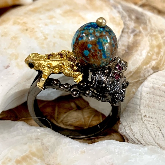 Boulder Azurite & Ruby Frog Ring - Picture 1 of 9